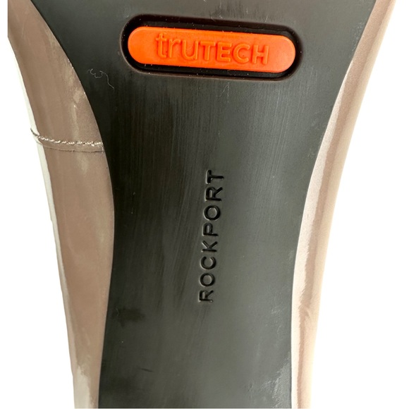 Rockport Women's Plain Pump Dress Shoes Color: Taupe Grey Patent Size: 5.5 NEW - Picture 9 of 15